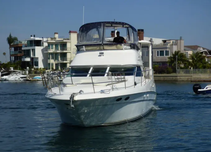 Sea Ray Luxury Yacht Rental downtown