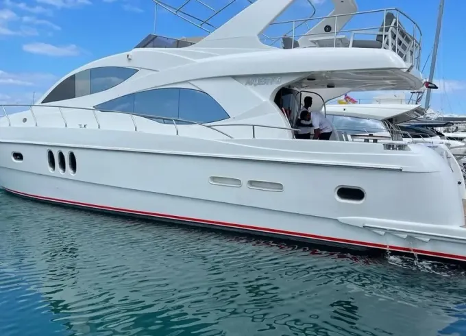 30 people - Majesty 66ft Luxury Yacht in Dubai