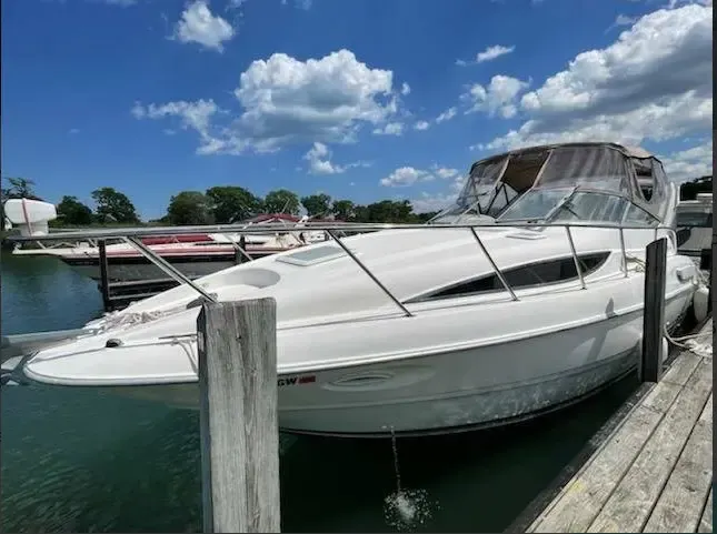 Chicago Lakefront Cruise on 33ft Ciera Bayliner Yacht