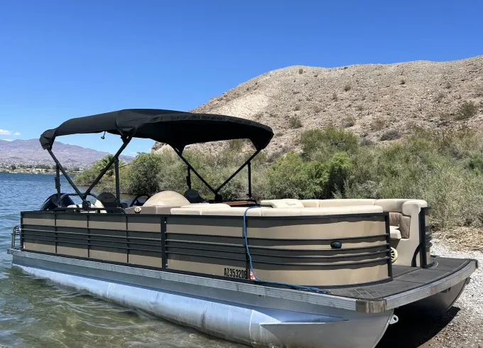 24ft Massimo Marine Lounge Pontoon with Captain, Lake Havasu