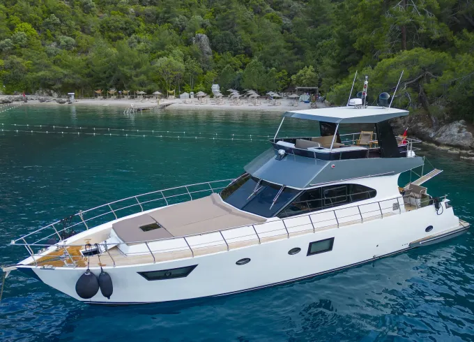 Brand new luxury motor yacht with a capacity of 6 people in Fethiye/Gocek (2023)