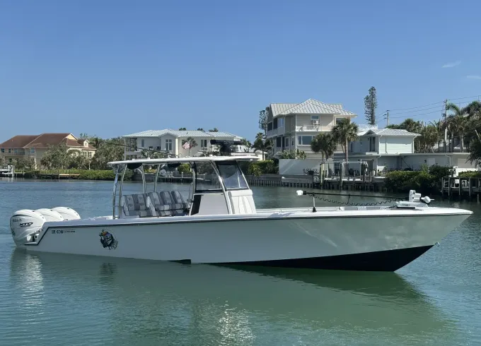 43ft 2025 Brand New Yacht with Triple Yamaha 450HP with Bathroom