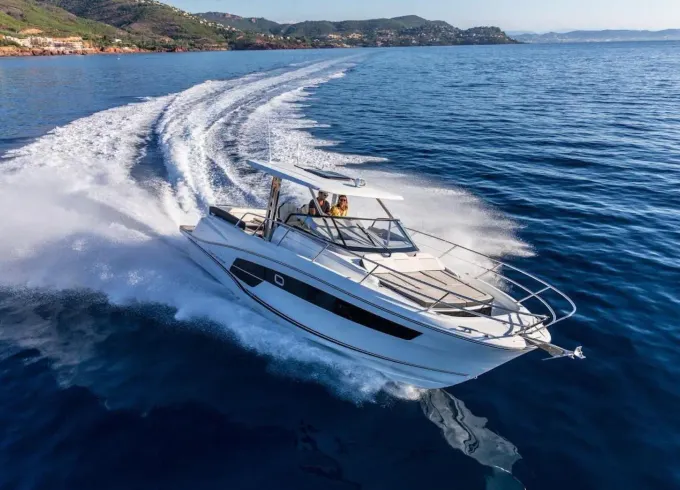 NEW 43' Luxury Yacht Charter in Long Beach - Harbor Cruise - Catalina Island