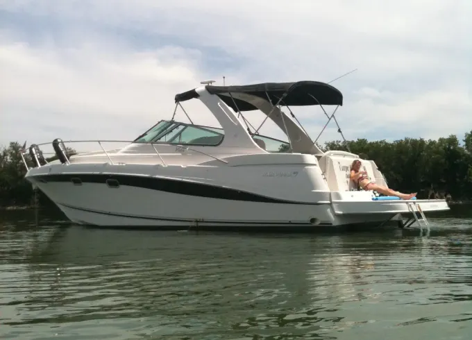 Luxurious 42ft Four Winns Yacht | Dinner, Swimming or Just Cruising the Lake.
