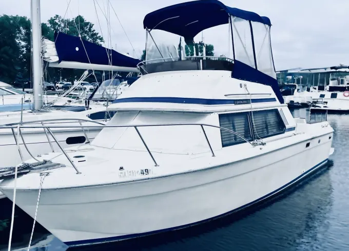 *PRO PHOTOGRAPHY INCLUDED* Luxury Chris-Craft Yacht Charter in Toronto