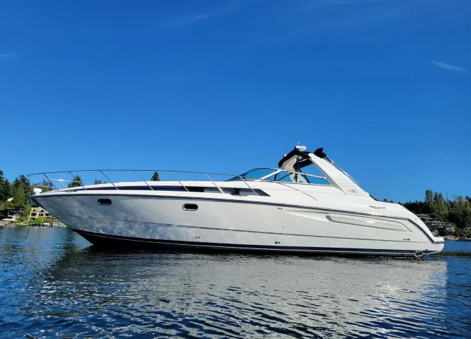 Best Luxury Charter in Kirkland!  Beautiful Avanti 43 foot Euro Style Express.