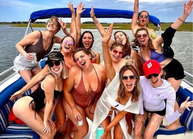 Flipper Finders Epic Bachelorette Party! Folly Beach - 26ft x 10ft Pontoon Boat