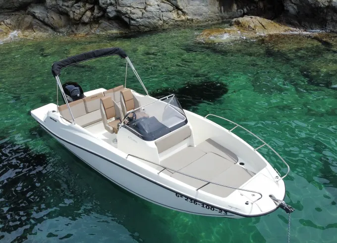 FIRULAIS, THE IDEAL BOAT TO EXPLORE THE BAY OF ROSES
