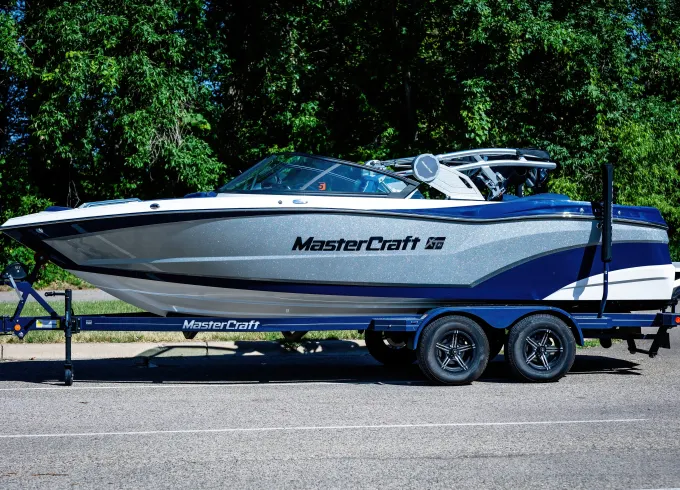 Wakeboard and Wakesurf Lessons onboard 21' Mastercraft