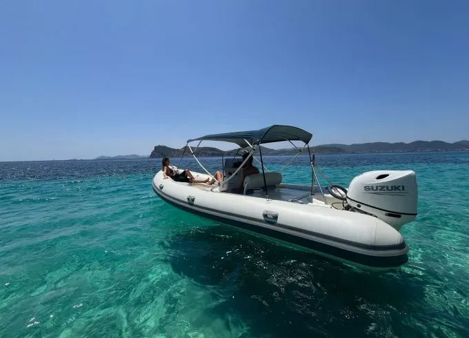21ft Zodiac Medline 2 140hp RIB – Santa Eulària Private Charter Experience