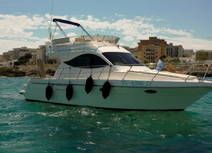36ft Astinor Fly Motor Yacht – Luxury Cruise in Polignano, Puglia