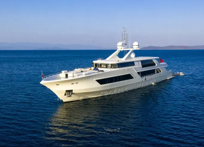 Alpha Marine Vetro 12 Power Mega Yacht