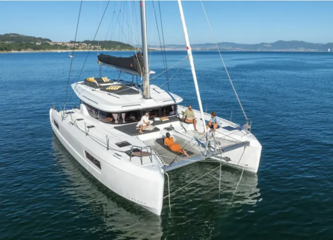 BRAND NEW 2025  Lagoon 43 Luxury Catamaran with AC price include 2 guests