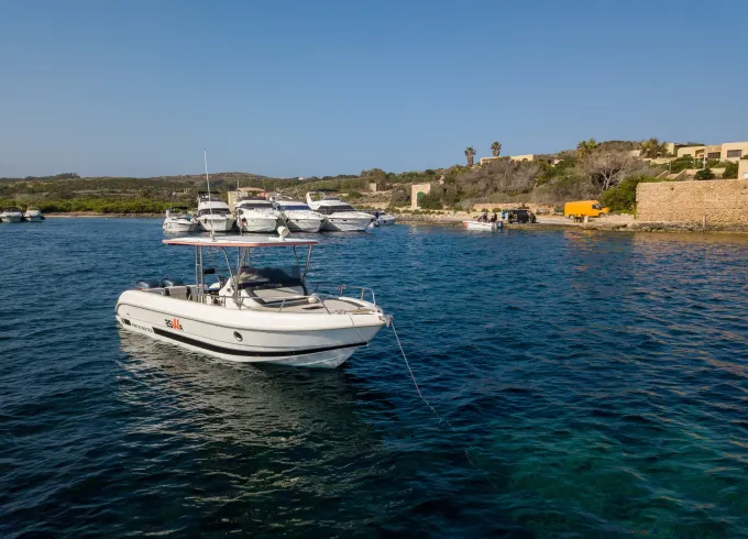 2 hour Private Boat Adventure Tour of Comino and Blue Lagoon