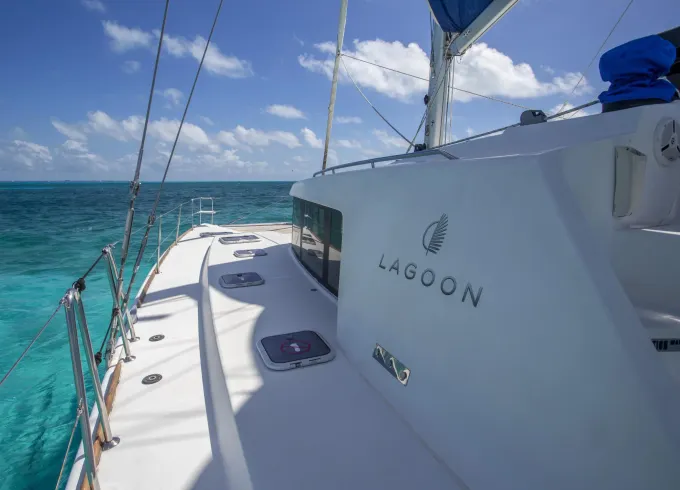 44 ft  Luxury Catamaran Private Charter / Capacity 40 people