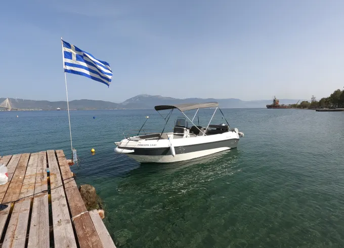 Luxury Speedboat Ithaka 5.50 in Santorini