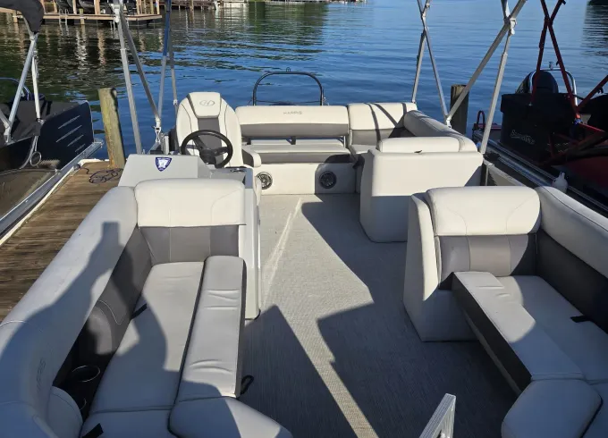 23ft Harris Cuiser Tritoon | 150HP | Rear Lounge | Smooth Ride | Seats 10