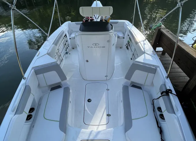 Lake Martin 21ft Tahoe Deck Boat (24hr Notice and Boating License Required)