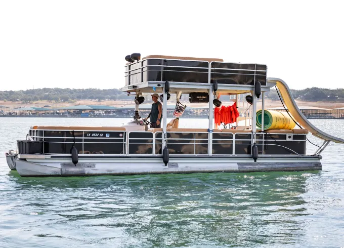 30ft tritoon w/Slide- 19 passenger - LOUD stereo - LUXURY BOAT - Named Skyfall