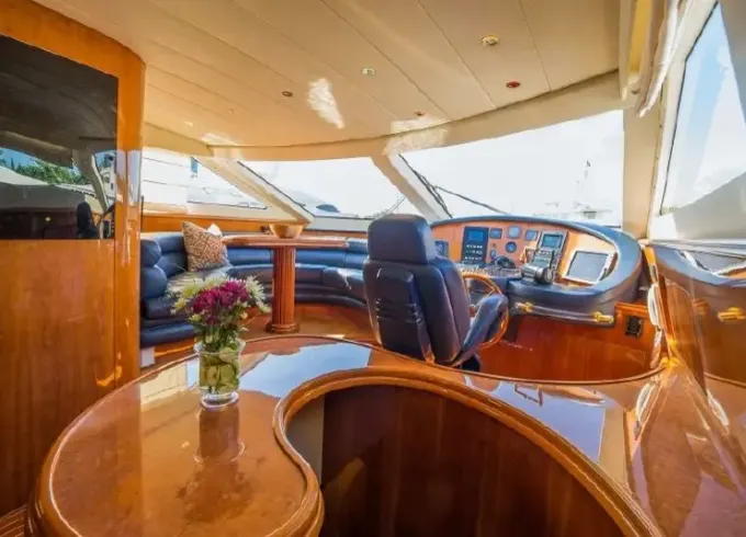 Azimut 85 Power Motor Yacht Rental in Puerto Aventuras, Quintana Roo