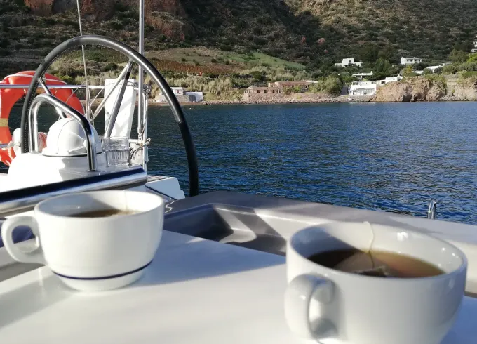 Oceanis 38 Sailing Yacht in Portorosa, Sicily