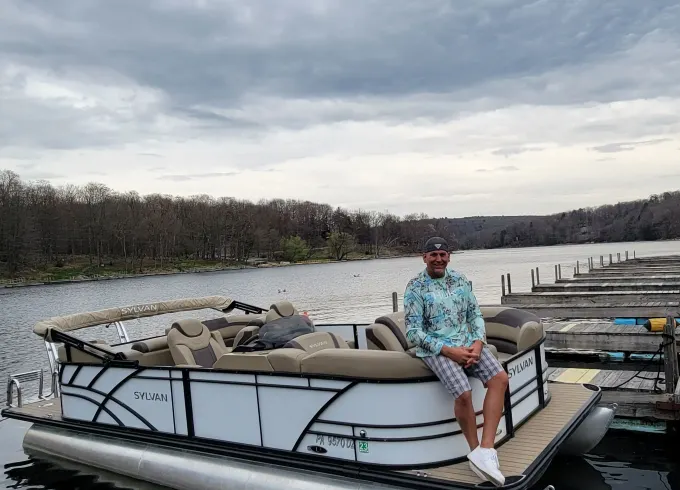 Slyvan L3 LZ Luxury Pontoon for rent in Lake Wallenpaupack