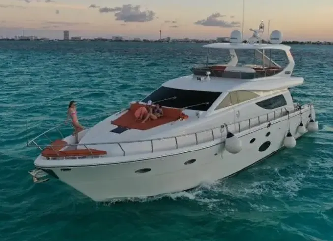 UNISSE 70 UNIQUE premium class Yacht in Cancún, Quintana Roo