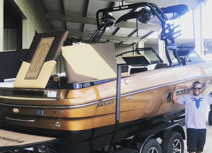 Hit the Water Aboard 25' Moomba Mojo Wakeboard Boat in Austin, Texas