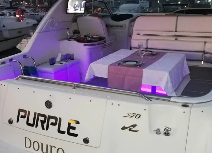 Private day cruise to Curva da Lomba from Porto