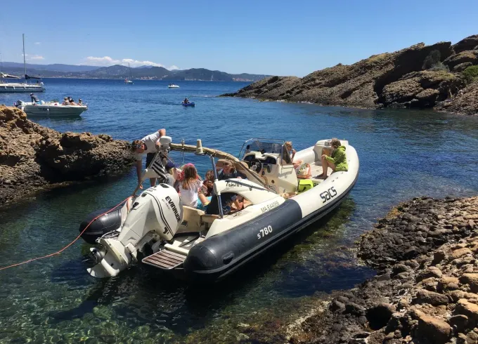 Boat rental in La Ciotat - Italian -  26 ft  300 Horsepower