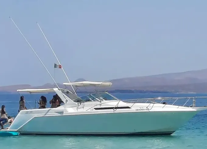 Chris Craft 45ft - 15 Passenger Luxury to Espíritu Santo & Balandra Beach