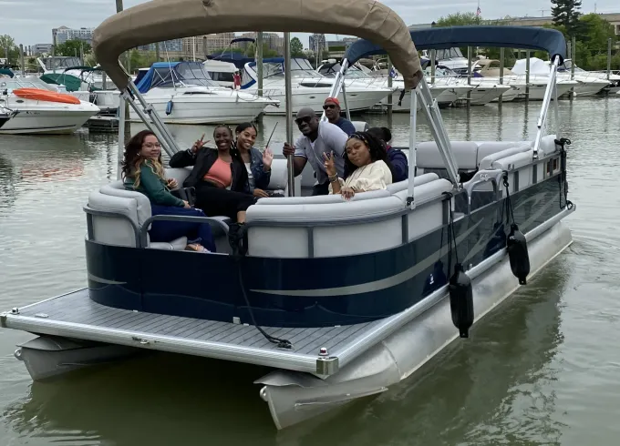 Amazing 22' Pontoon in Washington D.C.