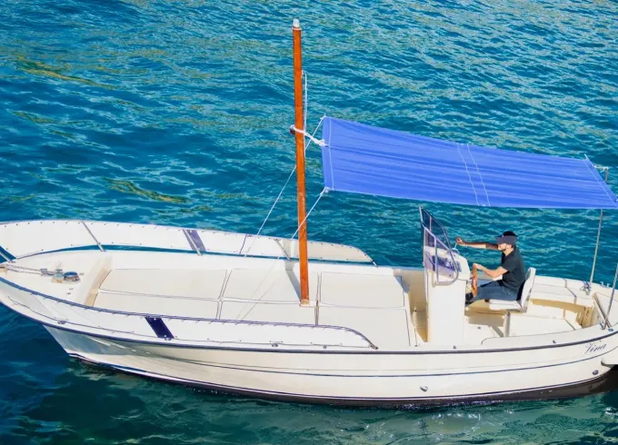 Charter Gozzo Sorrentino 7,2 in Vico Equense, Italy