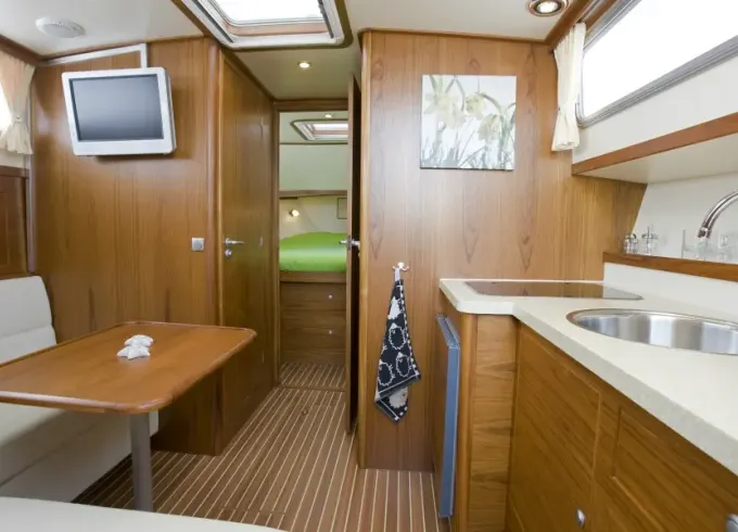 32 ft Marmeralk Delos Cruiser Motor Yacht Charter in IJsselstein