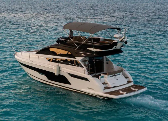 Last Minute Deal! 50' Fairline Yacht for Rent in Cancun, Mexico.