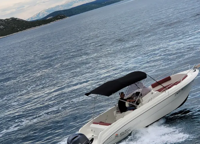 Atlantic Marine 670 Open Motorboat