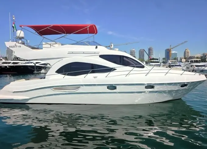 New Majesty 44ft Dubai Marina capacity 15 guest