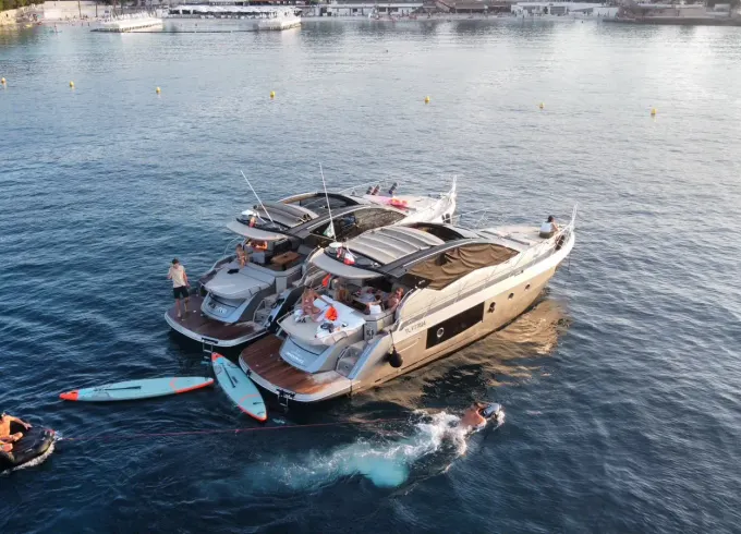 Grimaud: 45ft Cranchi Motor Yacht - French Riviera Private Charter