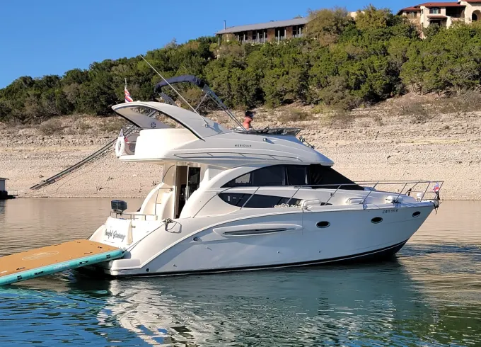 Meridian 341 sedan Yacht rental on Lake Travis!!