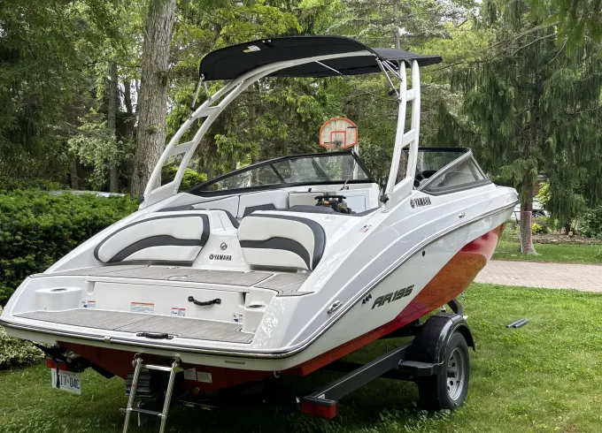 Rent a new Yamaha AR195 Jet Boat in Sarnia, Lake Huron/St.Clair river