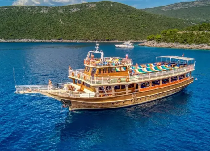 Montenegro: Bay of Kotor Private Boat Tour with Captain