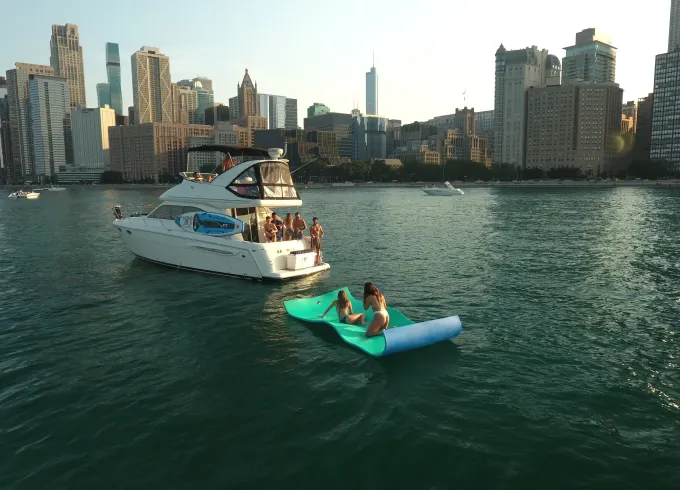 Luxury Multi Level 38ft Meridian Yacht! Water Toys Included - Chicago, IL (I)