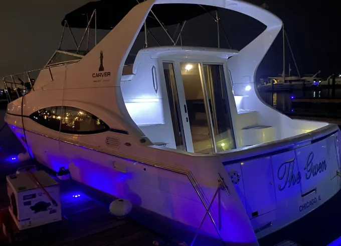 38ft 'The Gwen' Carver Mariner Captained Charter With All Amenities In Chicago!