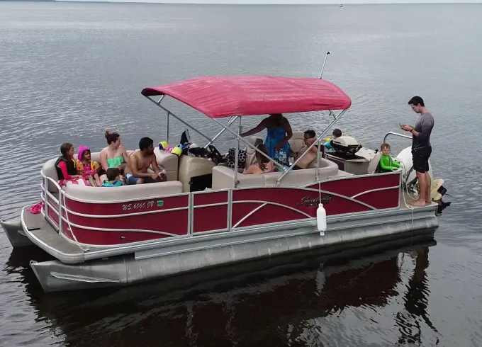 Fish n Cruise Pontoon in the Winnebago system