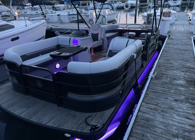 23' Godfrey Luxury Pontoon in Milwaukee