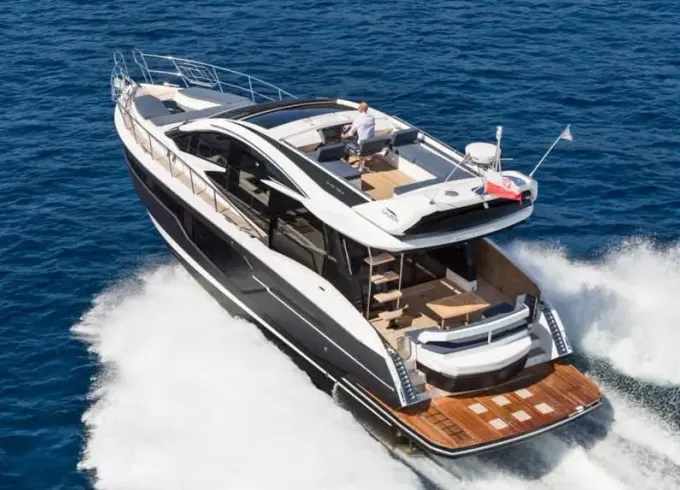 Luxury Galeon Sky 52ft Motor Yacht in Cancun up to 14 guests