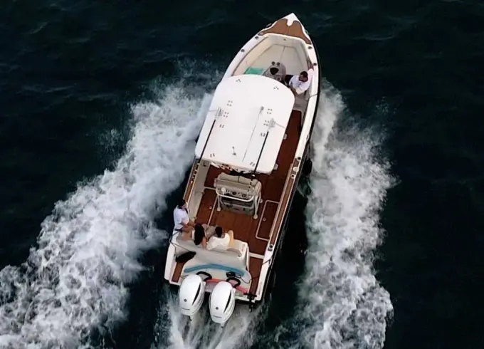 GORGEOUS CENTER CONSOLE BOAT!