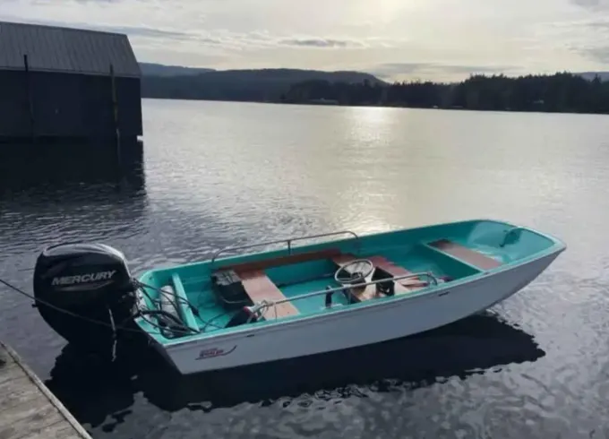 Classic 13ft Boston Whaler, the unsinkable legend!