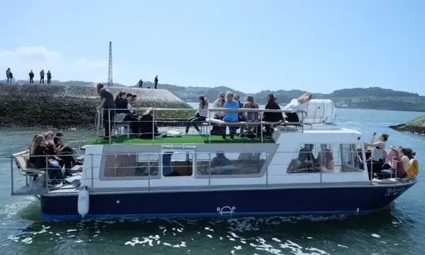 39' Zodiac Party Boat for 18 guests available on the Tagus River