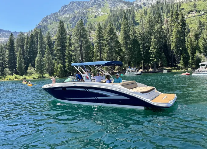Yacht Class Sea Ray 270 SDX  Premium Lake Tahoe Experience